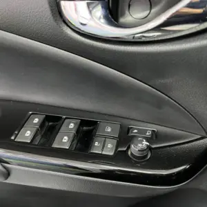 TOYOTA YARIS XLS TP 1.5CC 2023**: imagen 11
