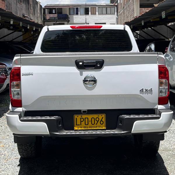 NISSAN FRONTIER XE MT 2.5CC 4X4 2023