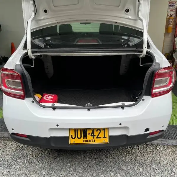 RENAULT LOGAN INTENS MT 1.6CC 2021