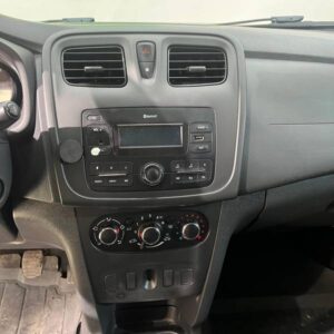 RENAULT LOGAN LIFE MT 1.6CC 2019: imagen 13