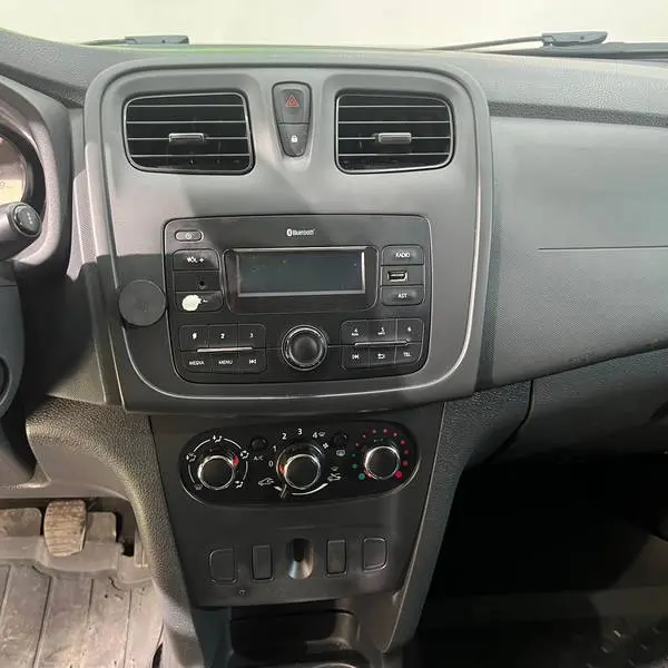 RENAULT LOGAN LIFE MT 1.6CC 2019