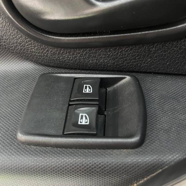 RENAULT LOGAN LIFE MT 1.6CC 2019