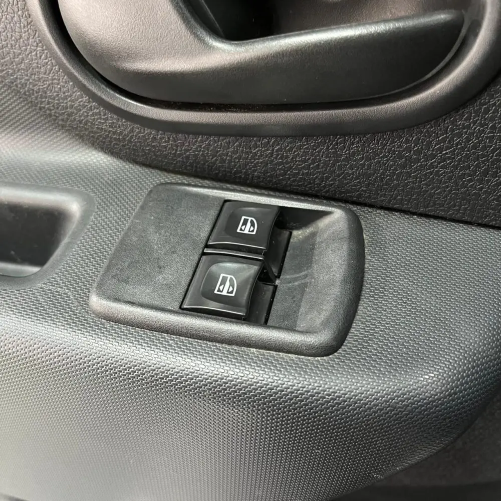 RENAULT LOGAN LIFE MT 1.6CC 2022: imagen 11