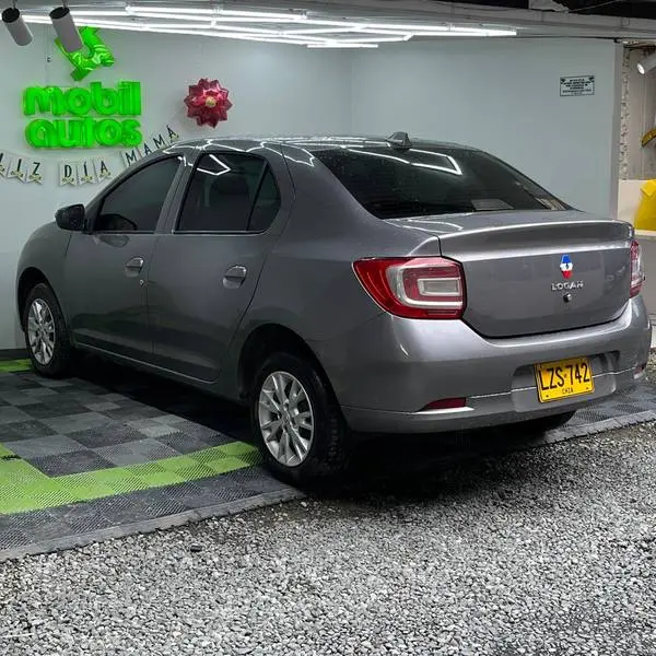 RENAULT LOGAN LIFE + MT 1.6CC 2023