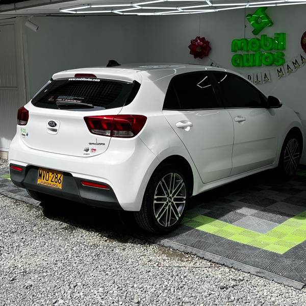 KIA RIO ZENITH MT 1.4CC 2020