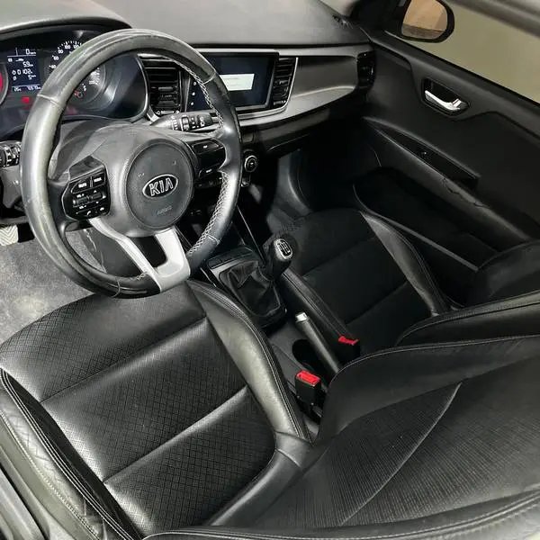 KIA RIO ZENITH MT 1.4CC 2020
