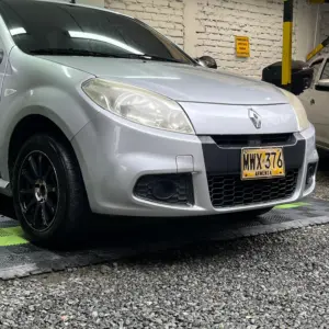 RENAULT SANDERO EXPRESSION MT 1.6CC 2014**: imagen 5