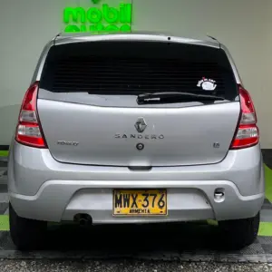 RENAULT SANDERO EXPRESSION MT 1.6CC 2014**: imagen 8