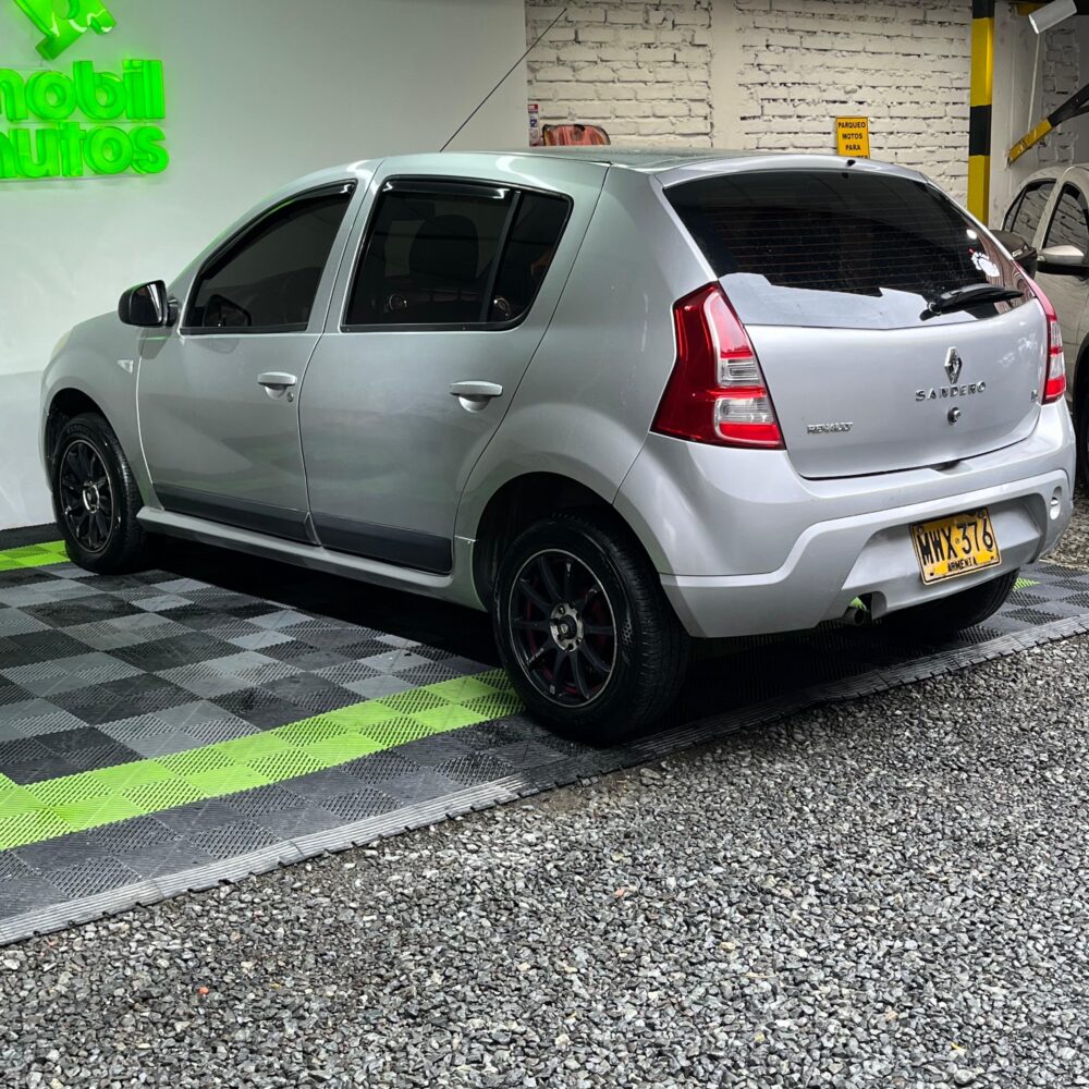 RENAULT SANDERO EXPRESSION MT 1.6CC 2014**: imagen 9