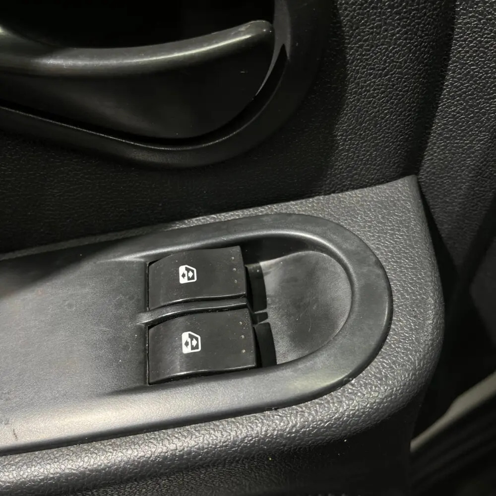 RENAULT SANDERO EXPRESSION MT 1.6CC 2014**: imagen 11