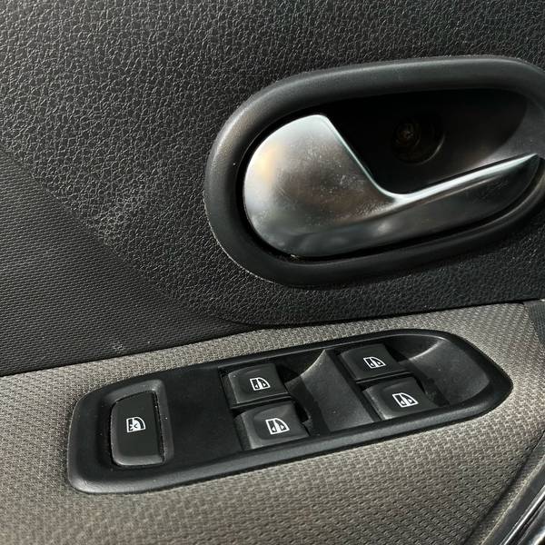 RENAULT SANDERO LIFE + MT 1.6CC 2021