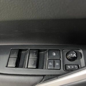 TOYOTA COROLLA CROSS SE-G HYBRID TP 1.8CC 2022**: imagen 11