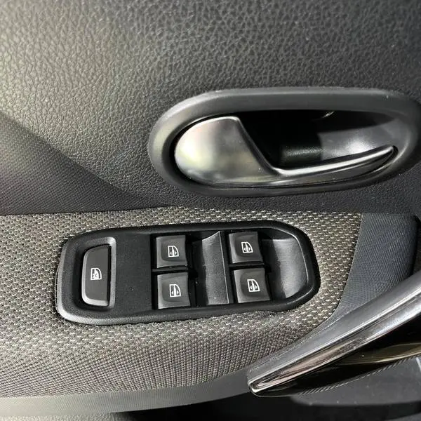 RENAULT SANDERO ZEN MT 1.6CC 2021**
