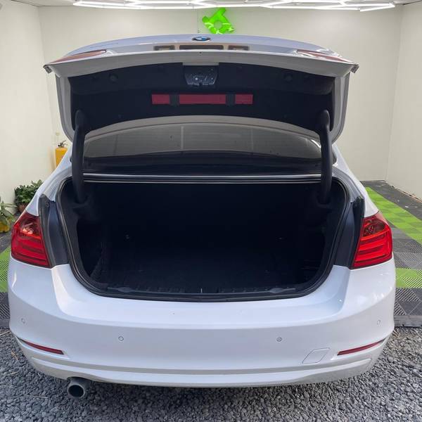 BMW 316i F30 Ejecutivo TP 1.6CC 2014
