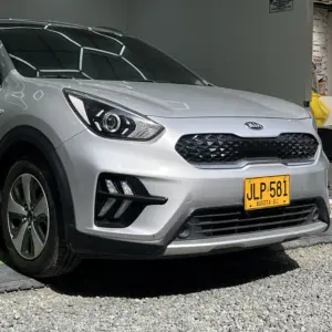 KIA NIRO EMOTION TP 1.6CC 2020: imagen 5